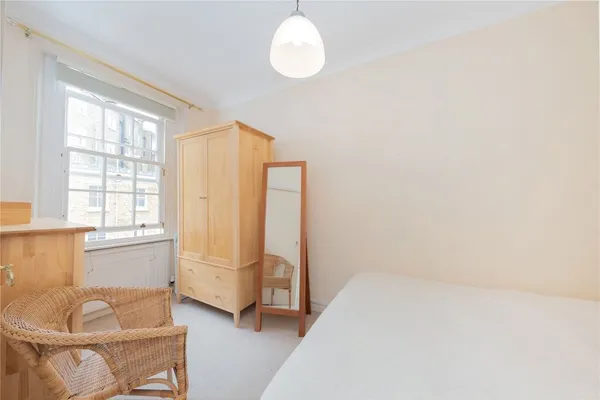 Denbigh Street, London, SW1V photo 3