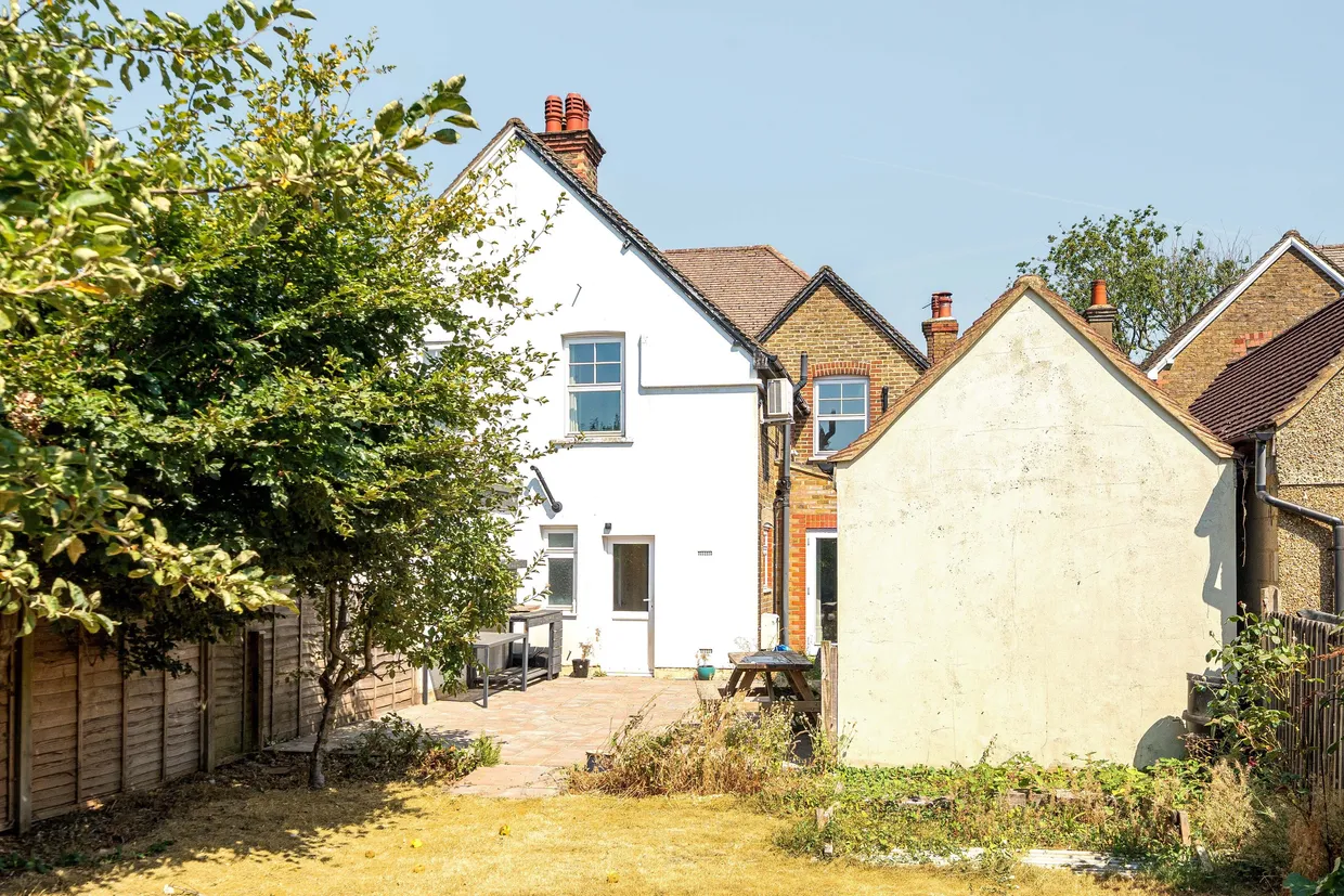 Coulsdon Road, Caterham, CR3 photo 8