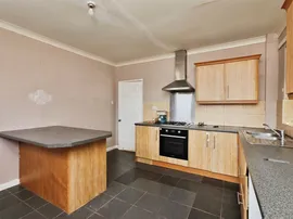 Waverley Avenue, Balby, Doncaster thumb 3