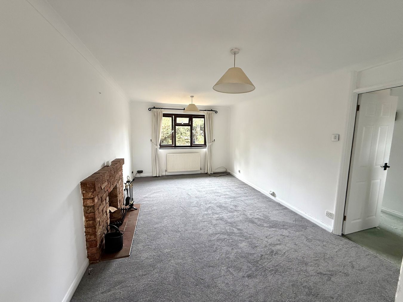 Daventry Court, Bracknell, RG42 Image 2