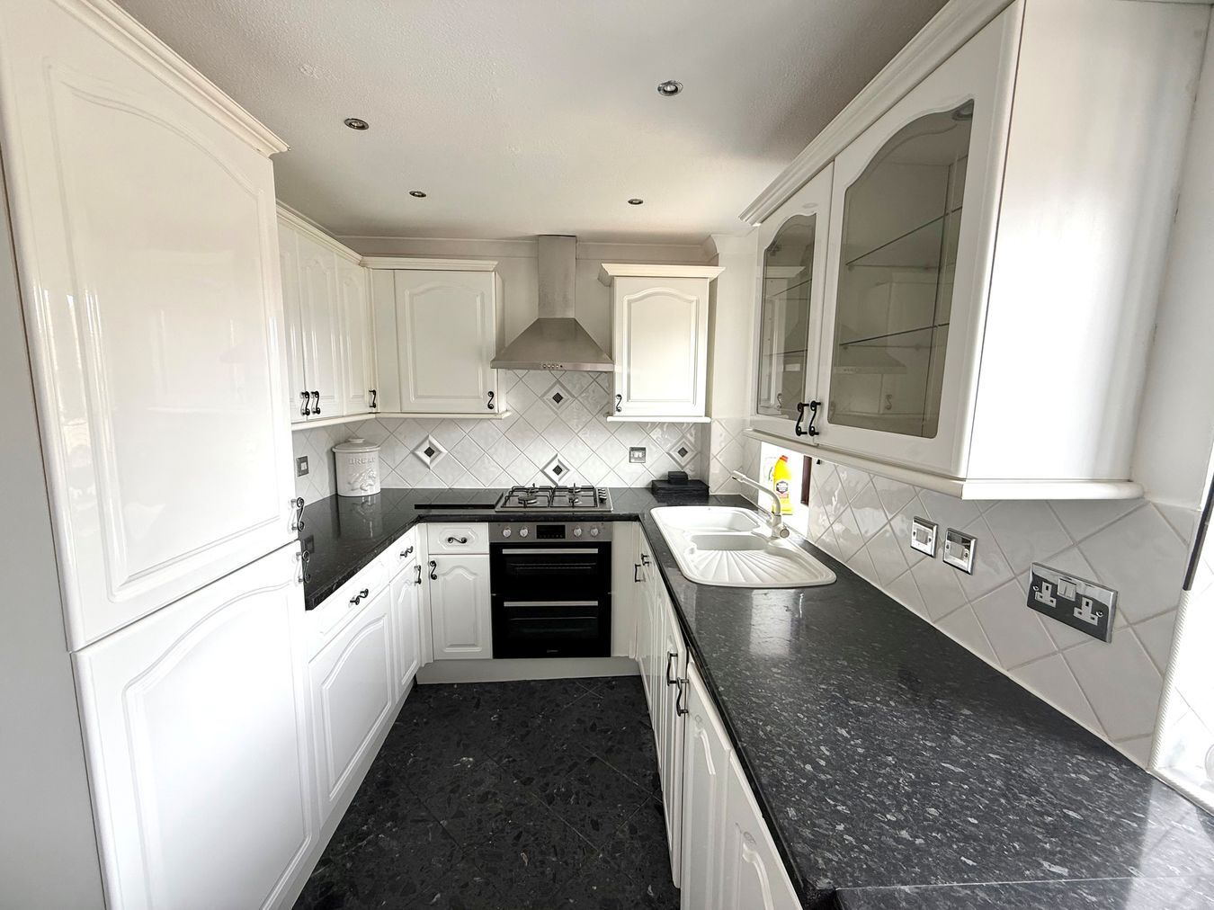 Daventry Court, Bracknell, RG42 Image 3