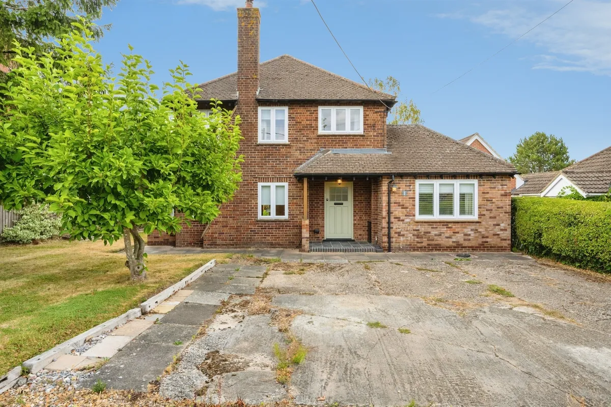 Marroway, Weston Turville, Aylesbury