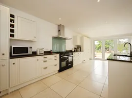 Marroway, Weston Turville, Aylesbury thumb 2