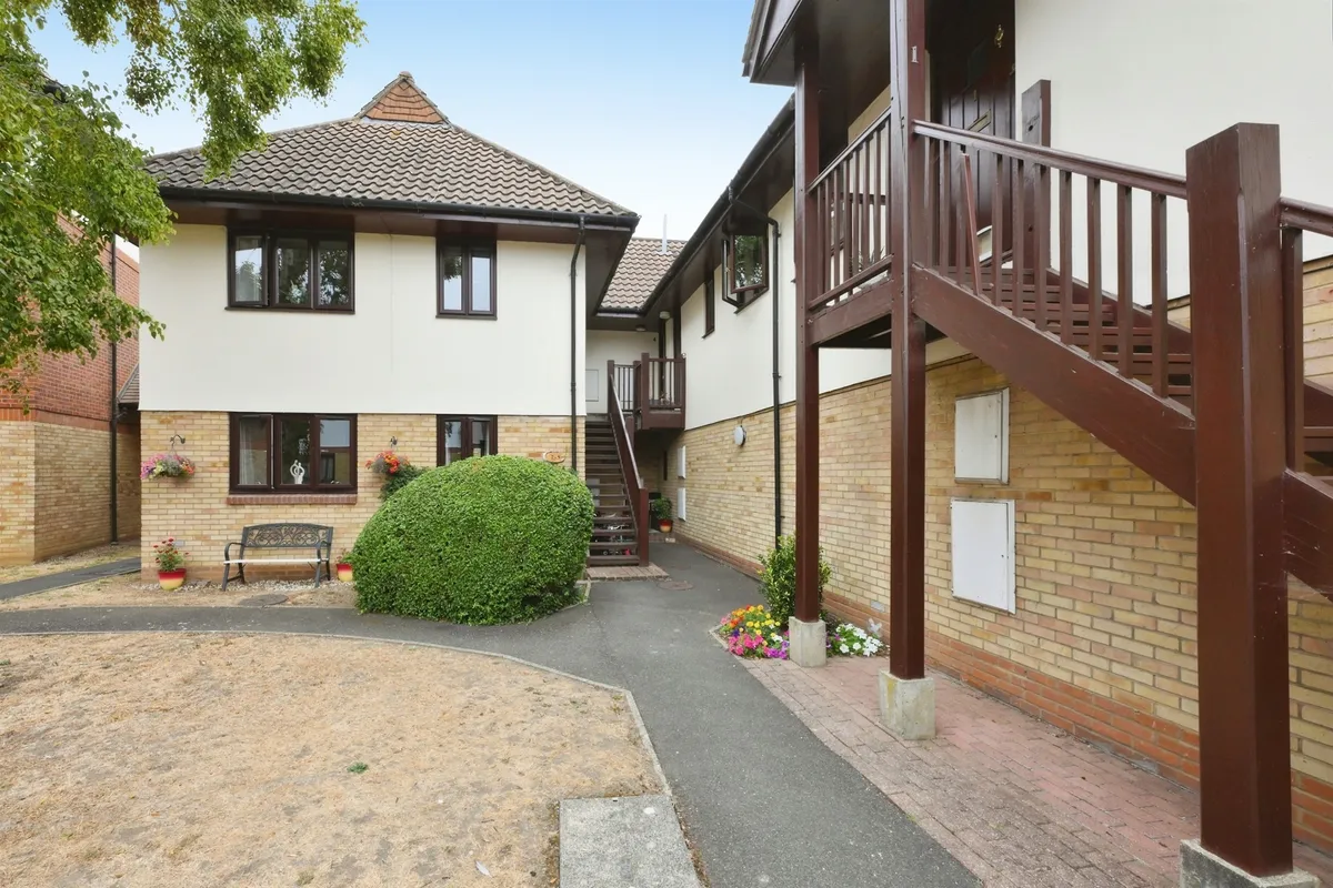Star Holme Court, Ware