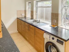 Victoria Road, Kingston Upon Thames, KT1 photo 4