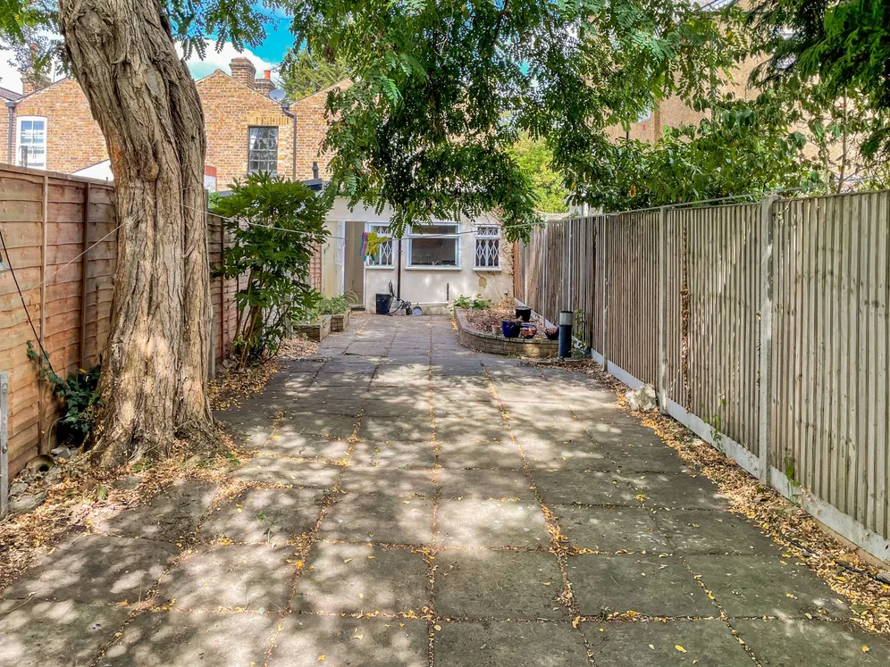 Victoria Road, Kingston Upon Thames, KT1 photo 11