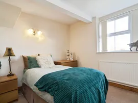 Springhill Place, Wilsden, Bradford thumb 3