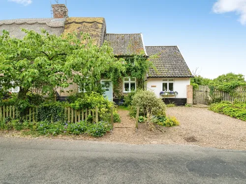 Hopton Road, Thelnetham, Dissphoto