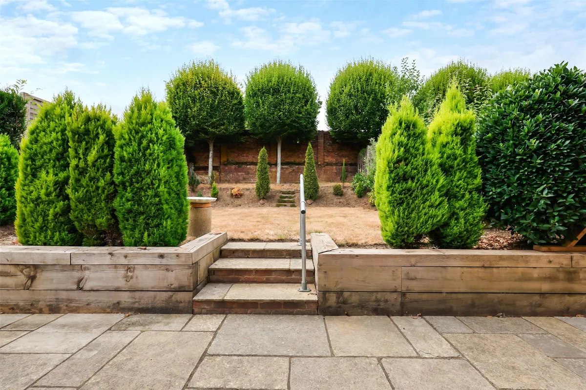 De Clare Court, Bletchingley, Redhill, Surrey, RH1