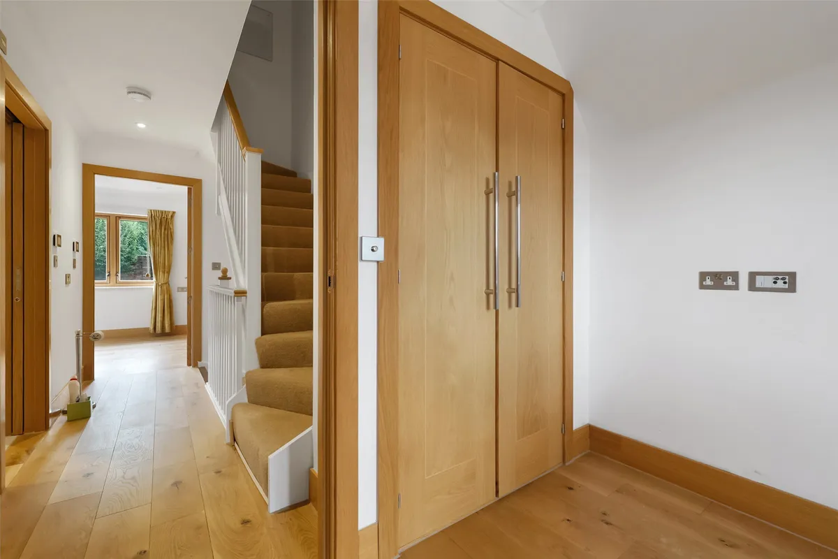 De Clare Court, Bletchingley, Redhill, Surrey, RH1