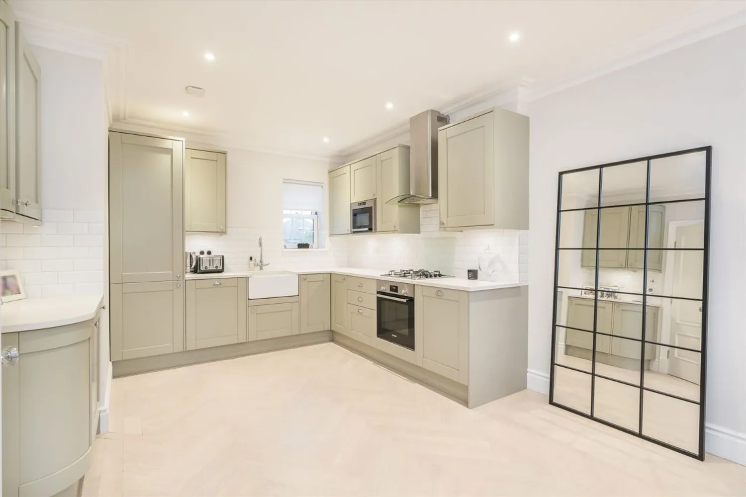 Thames Street, Weybridge, KT13 photo 3
