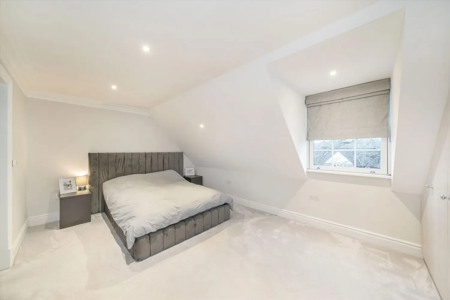 Thames Street, Weybridge, KT13 photo 4
