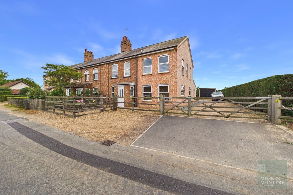 Pirnhow Street, Ditchingham, Bungay Image 1