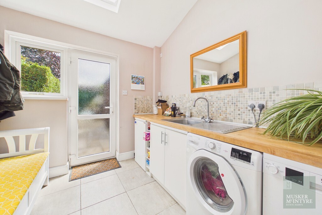 Pirnhow Street, Ditchingham, Bungay Image 9