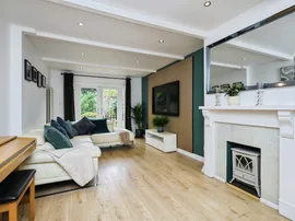 Summerfields Avenue, Hailsham thumb 2