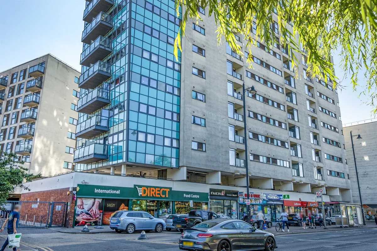 Colman Parade, Enfield