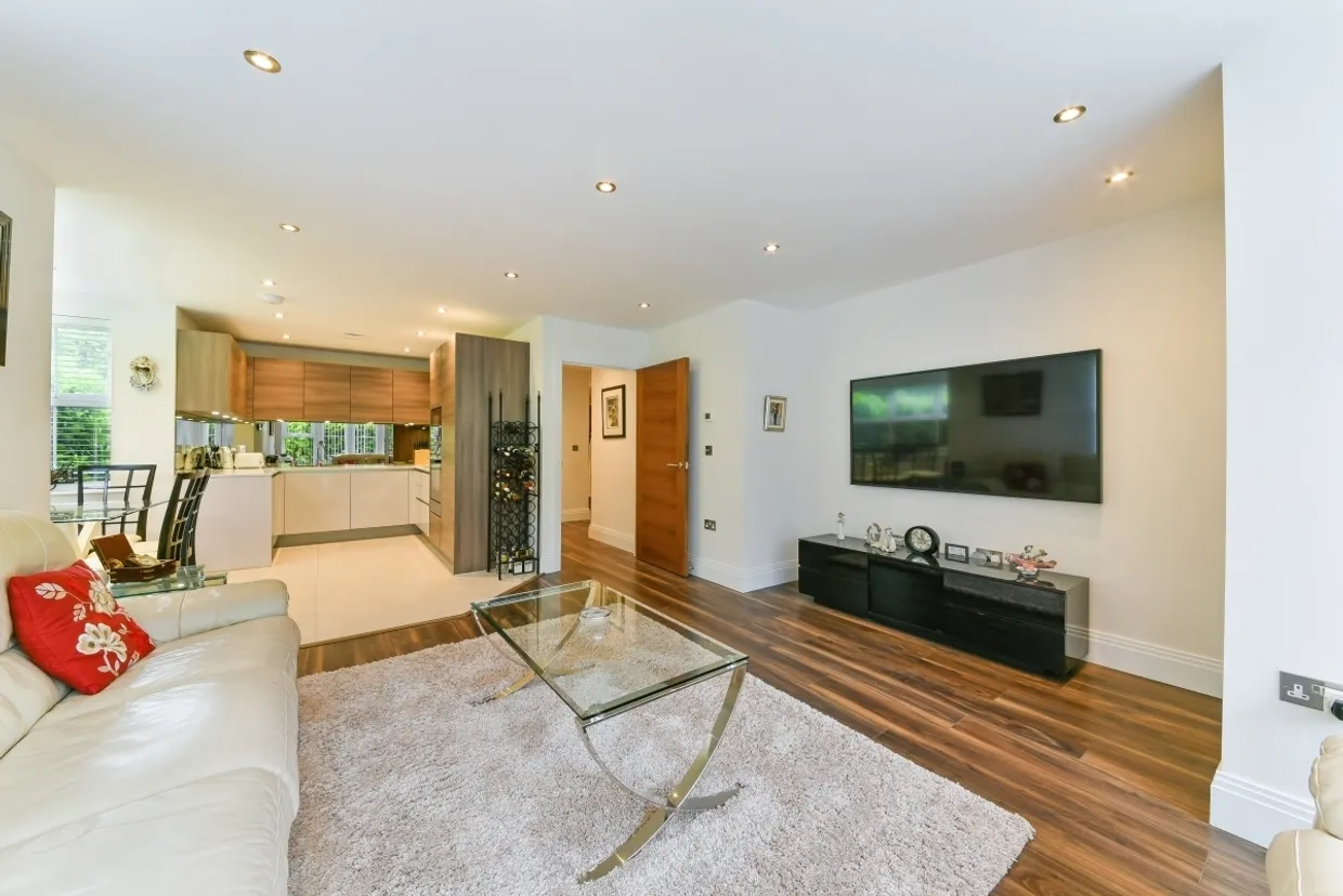 Common Road Stanmore HA7 photo 4