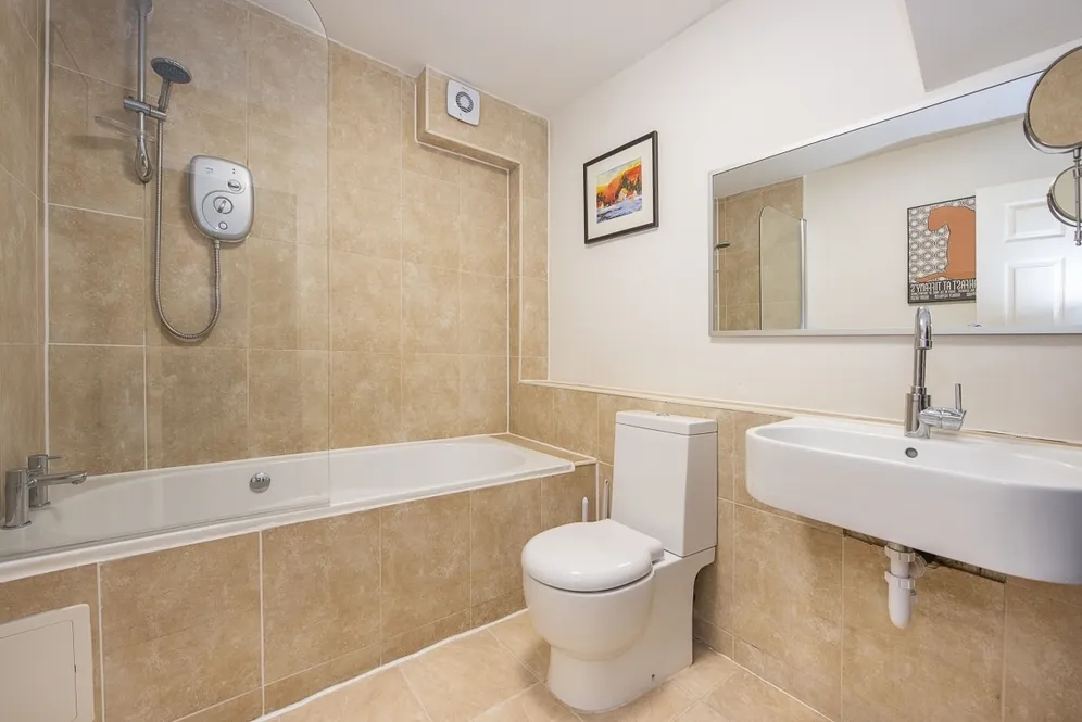 Bronson Road London SW20 photo 5