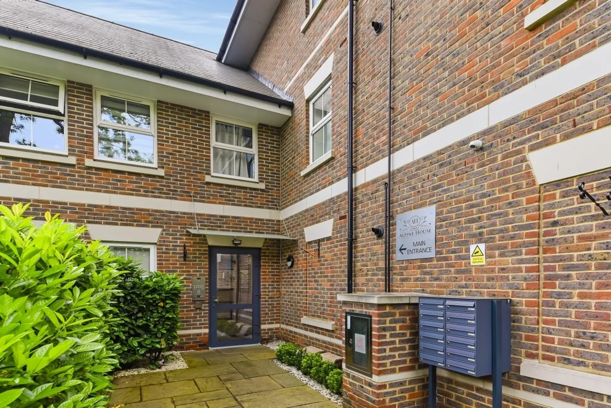 Common Road Stanmore HA7 photo 9