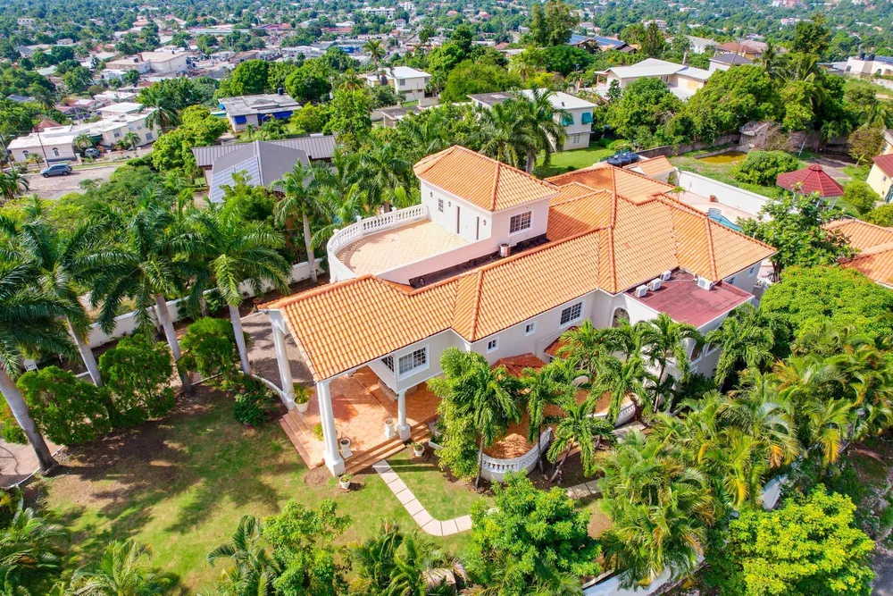 GROSVENOR HEIGHTS Kingston  St. Andrew