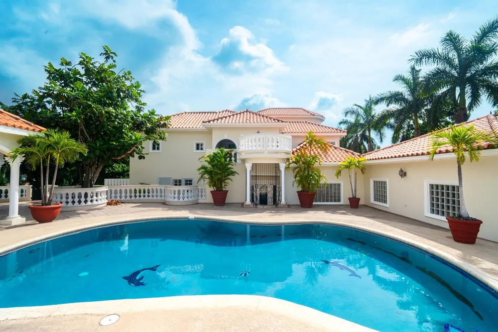 GROSVENOR HEIGHTS Kingston  St. Andrew