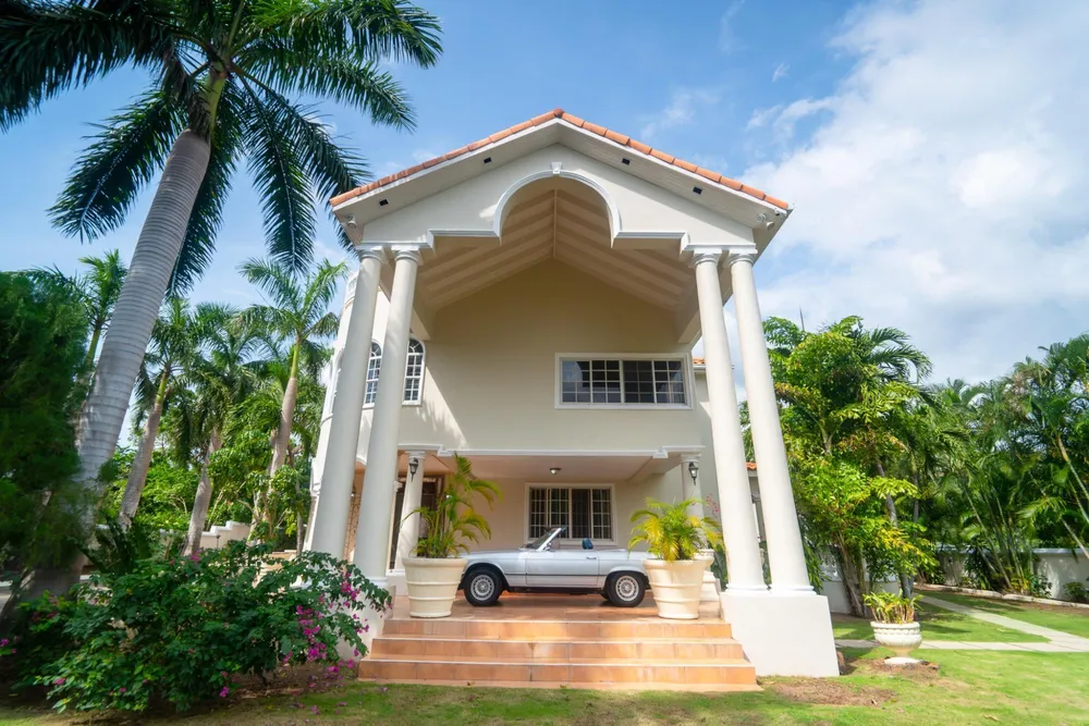 GROSVENOR HEIGHTS Kingston  St. Andrew