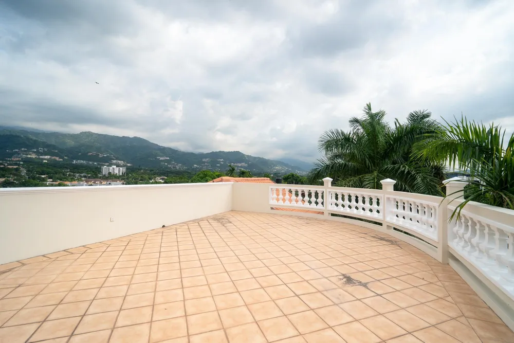 GROSVENOR HEIGHTS Kingston  St. Andrew