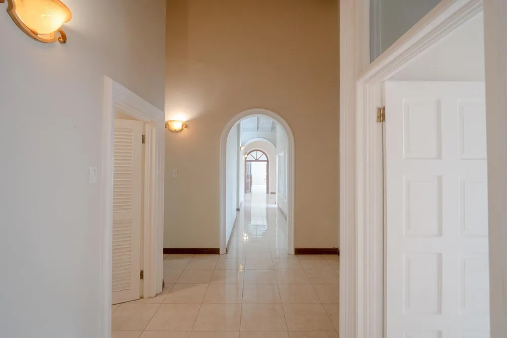 GROSVENOR HEIGHTS Kingston  St. Andrew