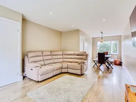 Newton Drive, Wakefield thumb 2