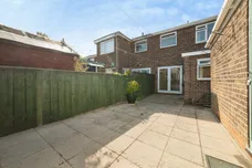 Jendale, Hull