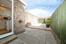 Jendale, Hull