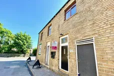 2 Common Road, HUDDERSFIELD