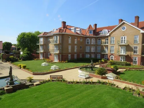 Richmond Court Gardens, Cromerphoto