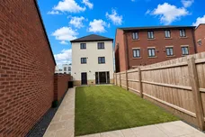 The Avenue, Corby