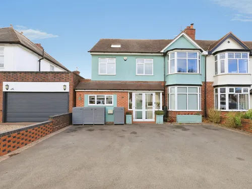 Worcester Road, Hagley, Stourbridgephoto