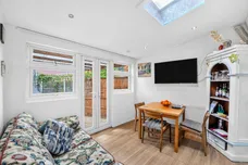 Chester Gardens, Morden