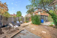 Chester Gardens, Morden