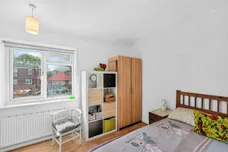 Chester Gardens, Morden