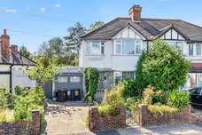 The Drive, Morden