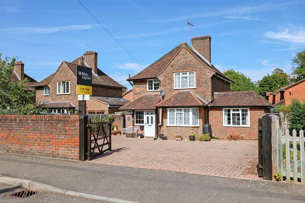 Elmer Cottages, Guildford Road, Fetcham, Leatherhead, KT22