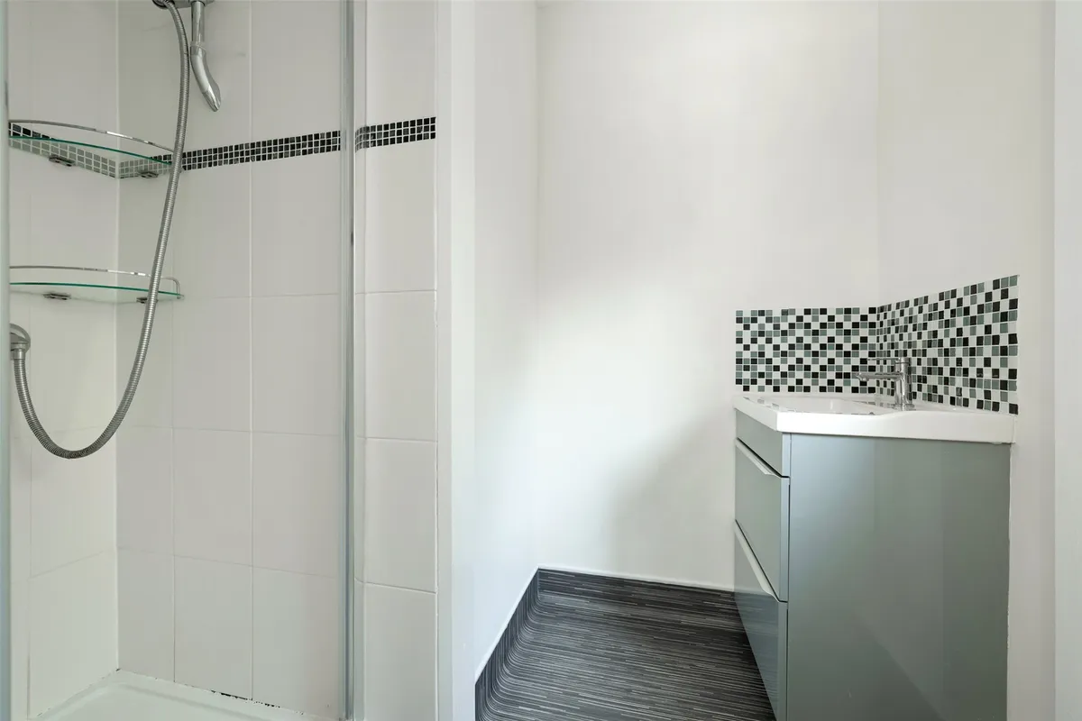 Elmer Cottages, Guildford Road, Fetcham, Leatherhead, KT22