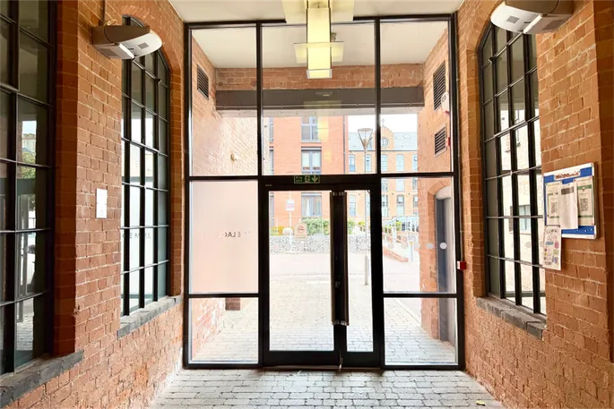 Property carousel image 32