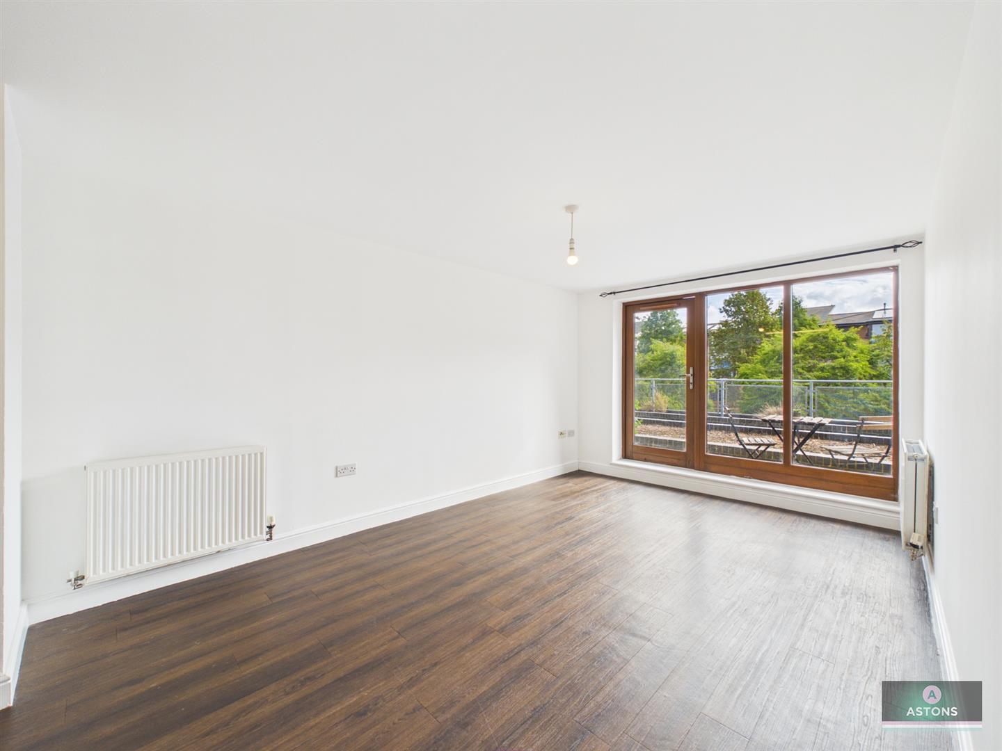 Rampling Court, Three Bridges Image 10
