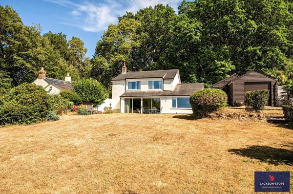Drakewell Road, Bow Brickhill, MK17 photo 1