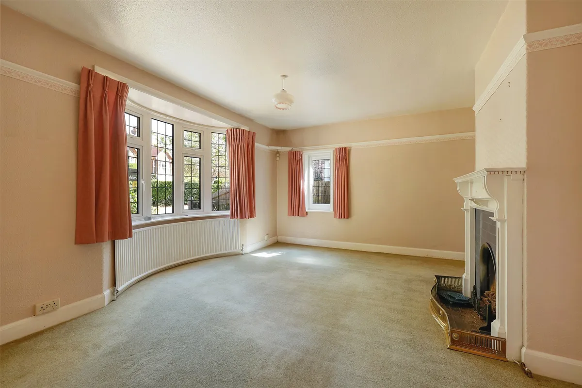 Ringley Avenue, Horley, Surrey, RH6