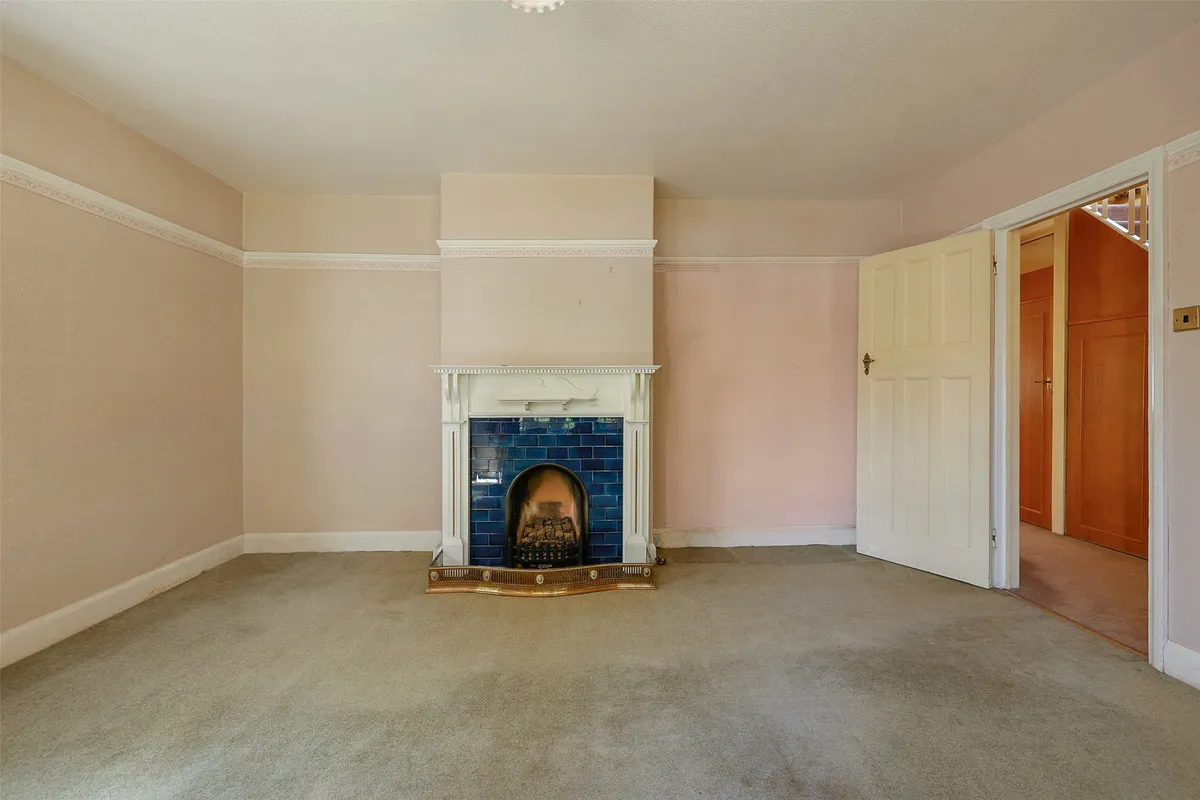 Ringley Avenue, Horley, Surrey, RH6