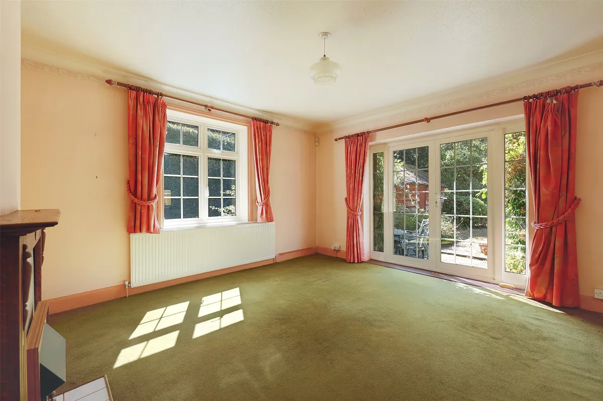 Ringley Avenue, Horley, Surrey, RH6