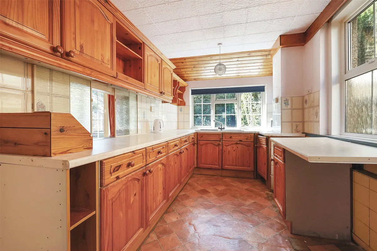 Ringley Avenue, Horley, Surrey, RH6