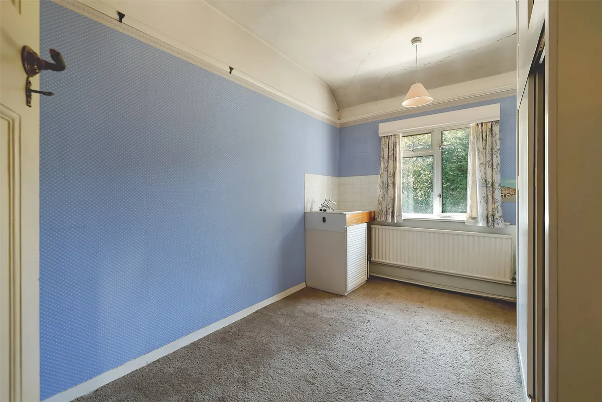 Ringley Avenue, Horley, Surrey, RH6
