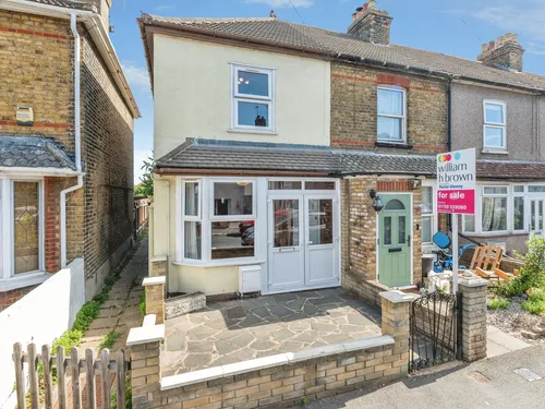 Melville Road, Rainhamphoto